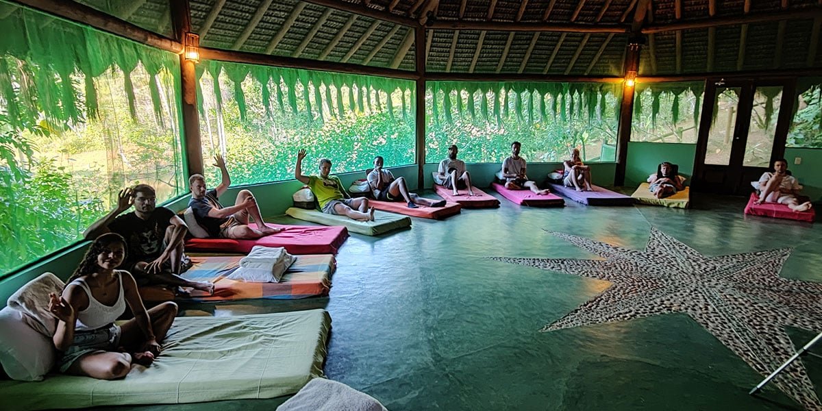 How-to-have-a-good-ayahuasca-experience---spirit-vine-retreats---group-in-the-hut